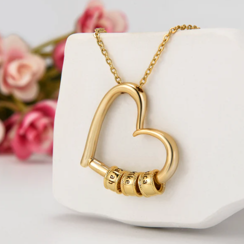 Collar Corazón Encantador con Cuentas Grabadas